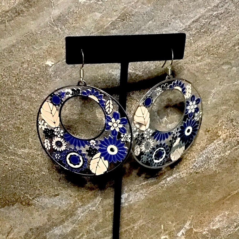 Enameled disk earrings